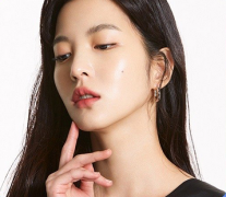 摸脸会导致长痘吗?能不能摸脸